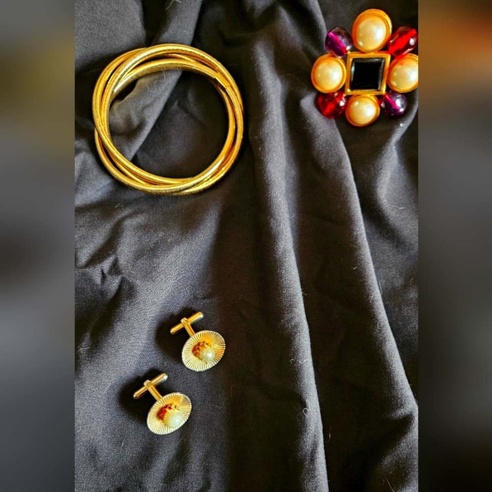 Brooch pin from Nordstrom, vintage,perfect